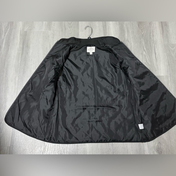St John’s Bay Black Quilted Vest With Gold Zipper & Pockets Women’s Size Medium - Picture 6 of 10